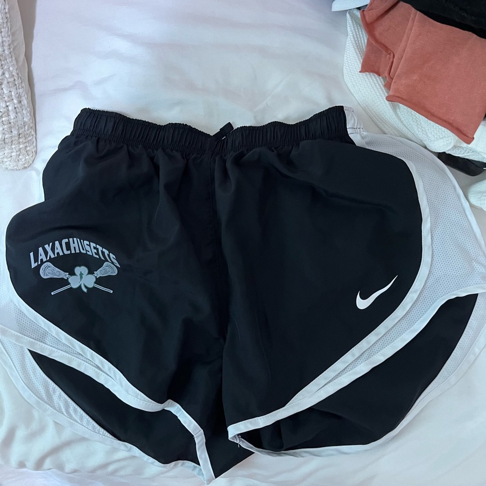 Black Nike laxachussets shorts